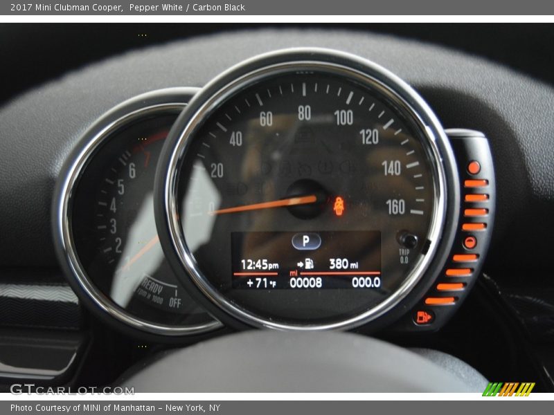 Pepper White / Carbon Black 2017 Mini Clubman Cooper