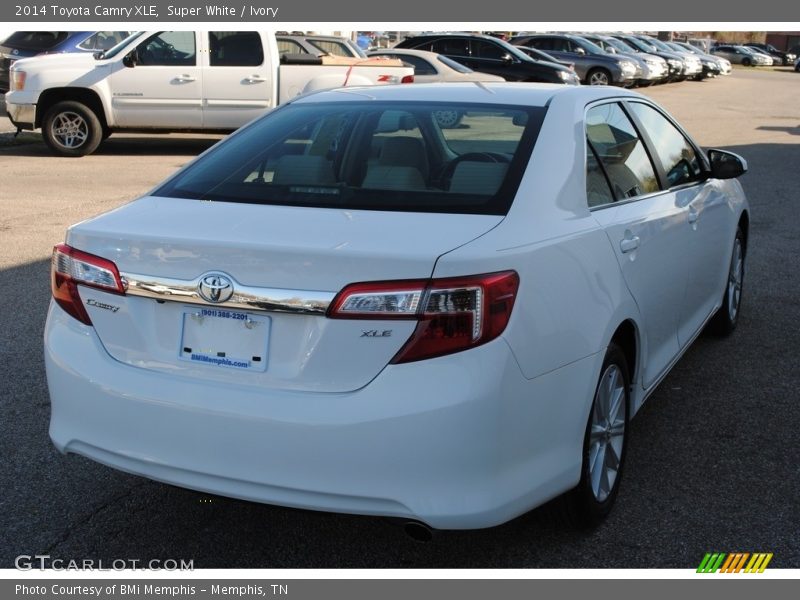 Super White / Ivory 2014 Toyota Camry XLE