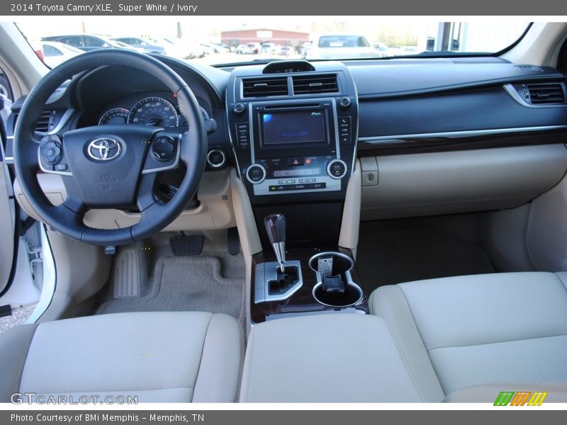 Super White / Ivory 2014 Toyota Camry XLE