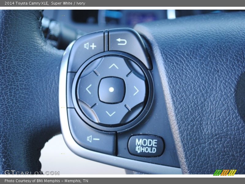 Super White / Ivory 2014 Toyota Camry XLE