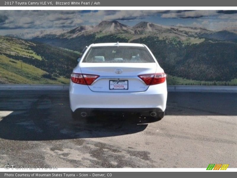 Blizzard White Pearl / Ash 2017 Toyota Camry XLE V6