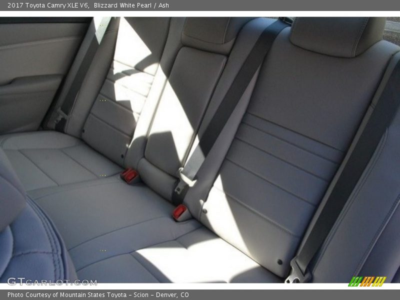 Blizzard White Pearl / Ash 2017 Toyota Camry XLE V6