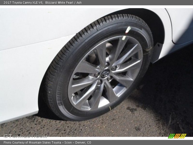 Blizzard White Pearl / Ash 2017 Toyota Camry XLE V6