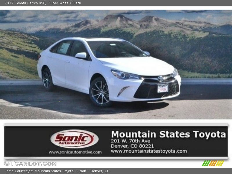 Super White / Black 2017 Toyota Camry XSE