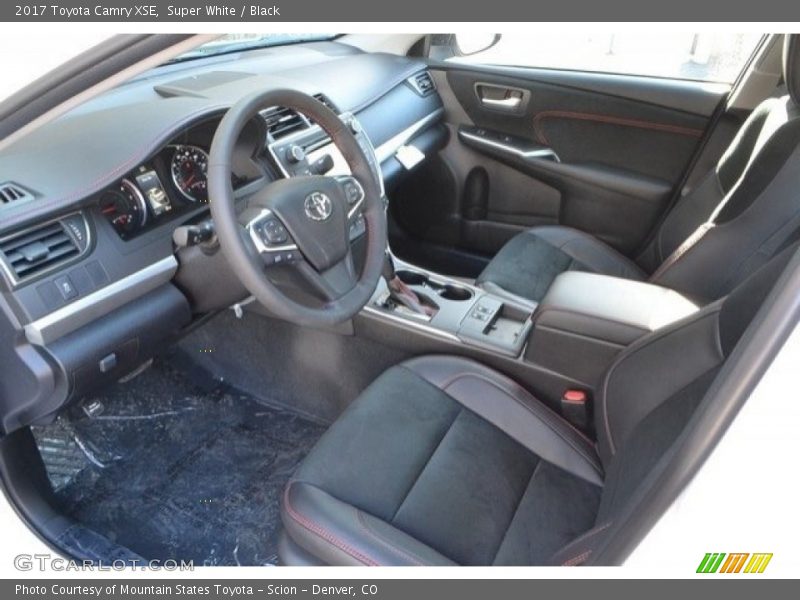 Super White / Black 2017 Toyota Camry XSE