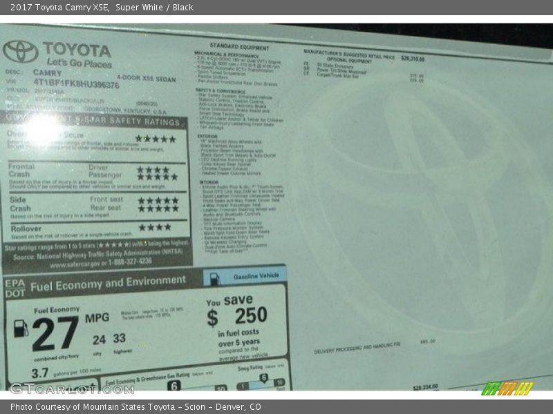 Super White / Black 2017 Toyota Camry XSE
