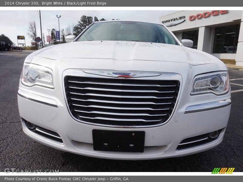 Bright White / Black/Light Frost Beige 2014 Chrysler 300