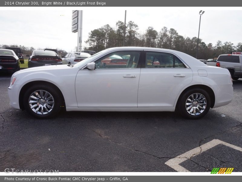 Bright White / Black/Light Frost Beige 2014 Chrysler 300