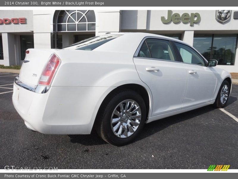 Bright White / Black/Light Frost Beige 2014 Chrysler 300