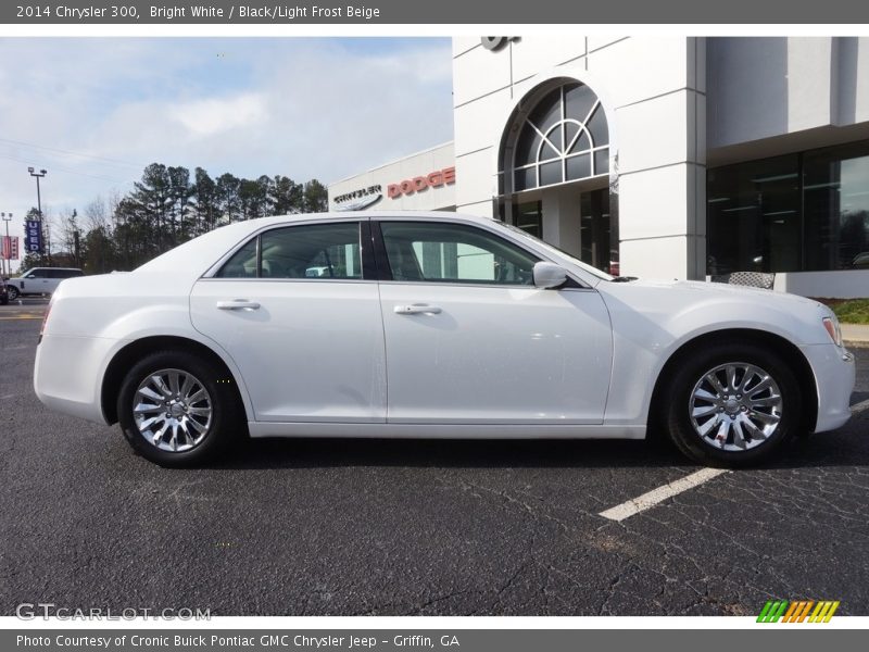 Bright White / Black/Light Frost Beige 2014 Chrysler 300