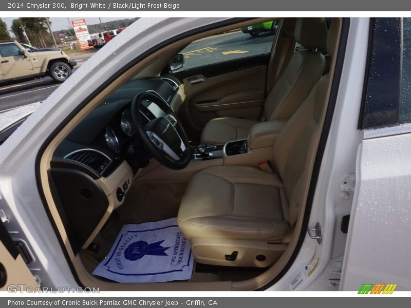 Bright White / Black/Light Frost Beige 2014 Chrysler 300