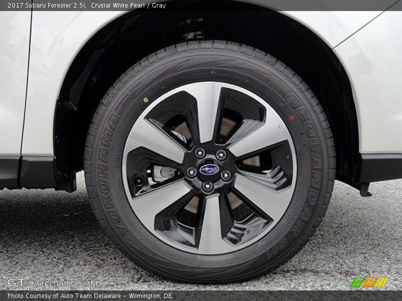 Crystal White Pearl / Gray 2017 Subaru Forester 2.5i