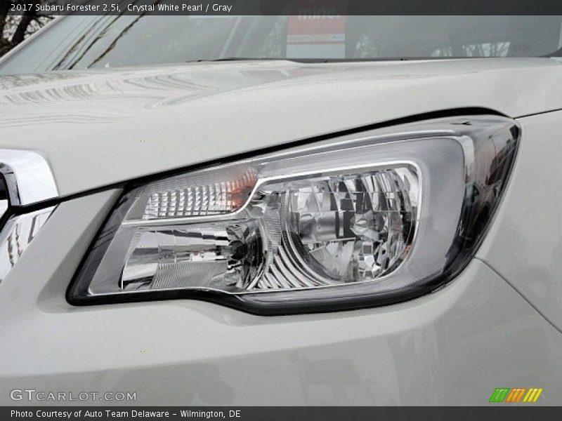 Crystal White Pearl / Gray 2017 Subaru Forester 2.5i
