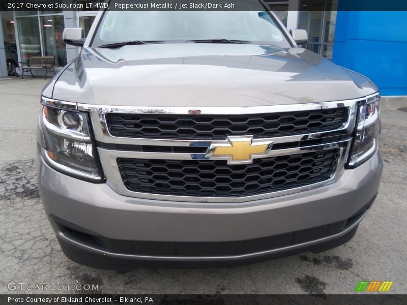 Pepperdust Metallic / Jet Black/Dark Ash 2017 Chevrolet Suburban LT 4WD