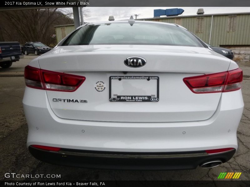 Snow White Pearl / Black 2017 Kia Optima LX