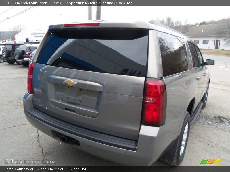 Pepperdust Metallic / Jet Black/Dark Ash 2017 Chevrolet Suburban LT 4WD