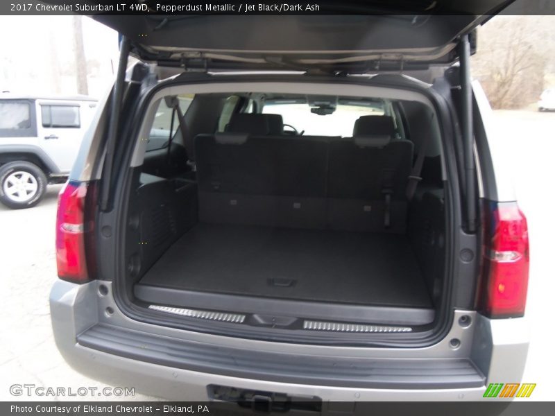 Pepperdust Metallic / Jet Black/Dark Ash 2017 Chevrolet Suburban LT 4WD