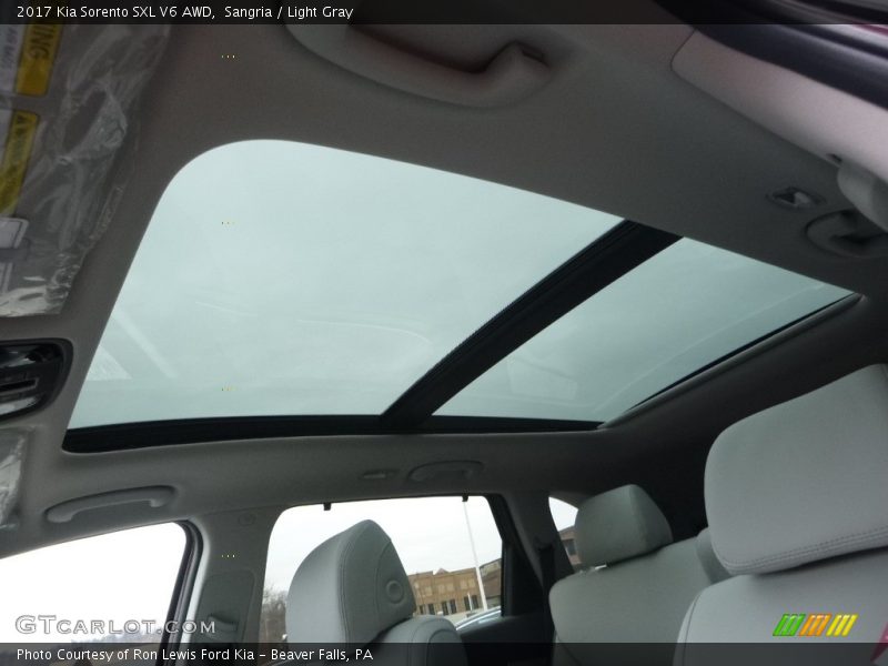 Sunroof of 2017 Sorento SXL V6 AWD