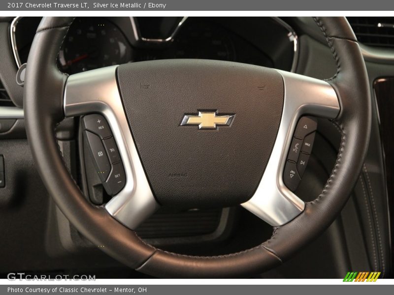 Silver Ice Metallic / Ebony 2017 Chevrolet Traverse LT