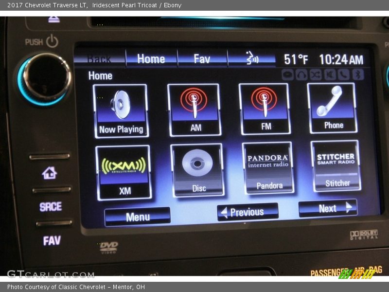 Iridescent Pearl Tricoat / Ebony 2017 Chevrolet Traverse LT