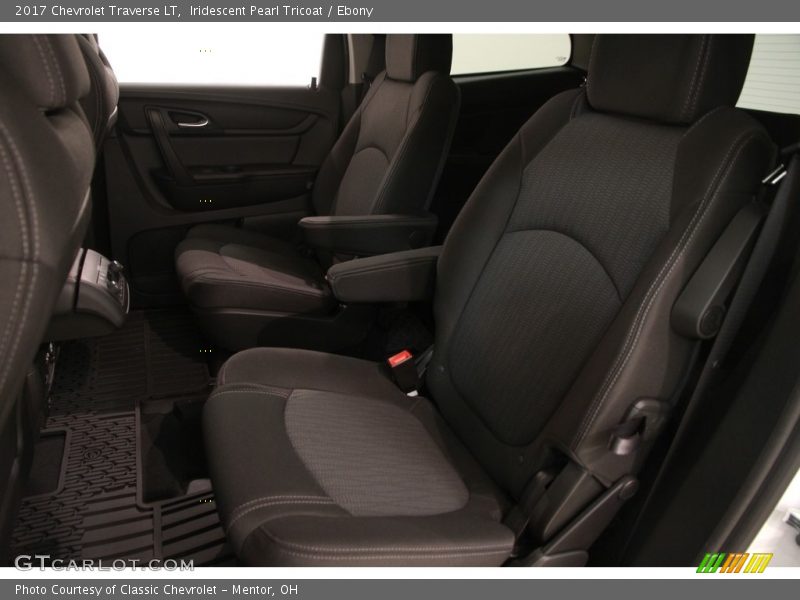Iridescent Pearl Tricoat / Ebony 2017 Chevrolet Traverse LT