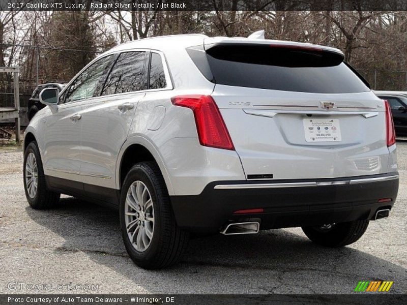 Radiant Silver Metallic / Jet Black 2017 Cadillac XT5 Luxury