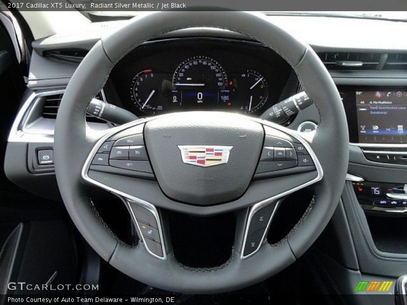 Radiant Silver Metallic / Jet Black 2017 Cadillac XT5 Luxury