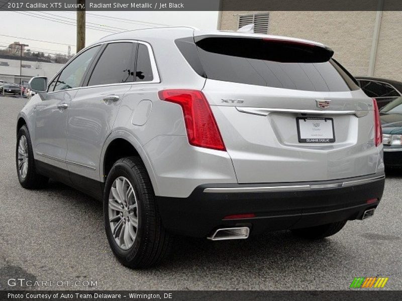 Radiant Silver Metallic / Jet Black 2017 Cadillac XT5 Luxury