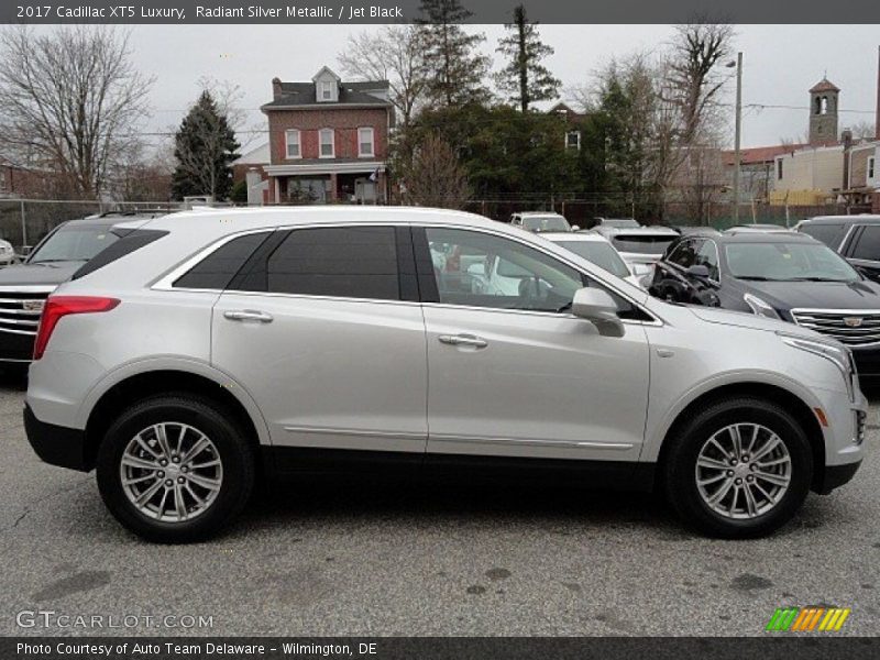 Radiant Silver Metallic / Jet Black 2017 Cadillac XT5 Luxury