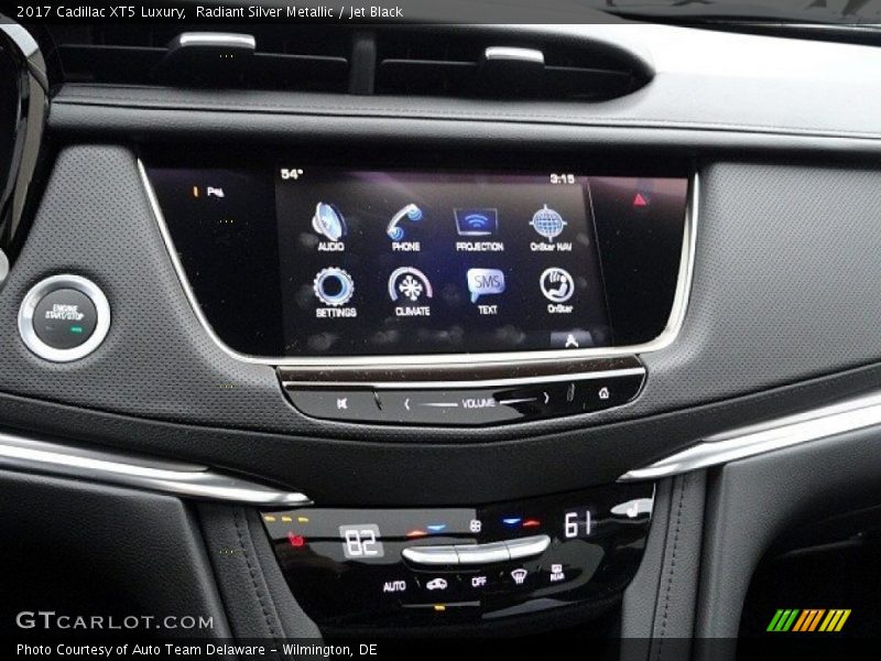 Radiant Silver Metallic / Jet Black 2017 Cadillac XT5 Luxury