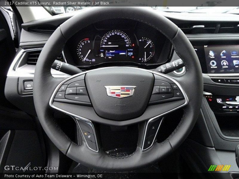 Radiant Silver Metallic / Jet Black 2017 Cadillac XT5 Luxury