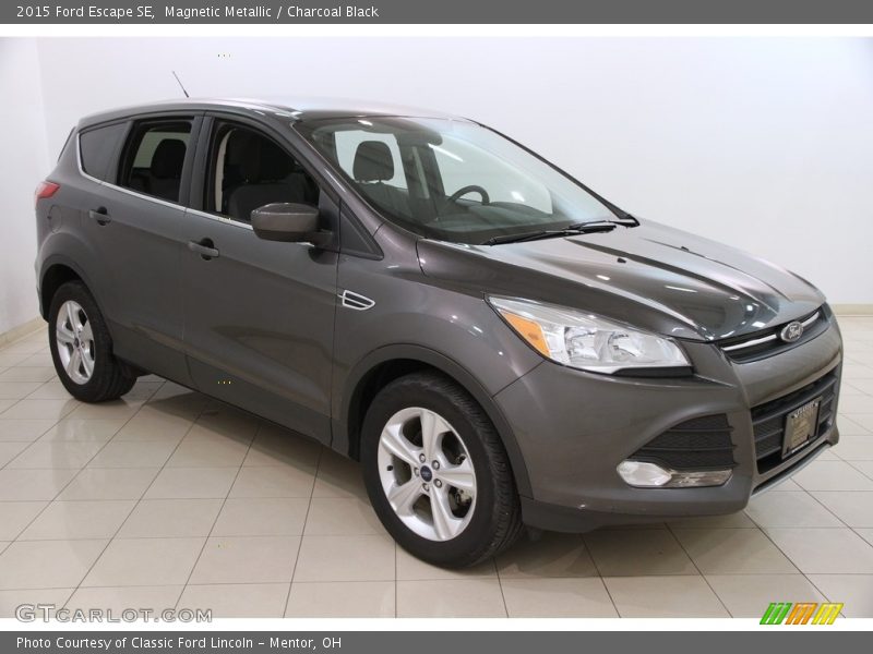 Magnetic Metallic / Charcoal Black 2015 Ford Escape SE
