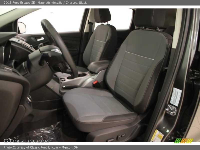 Magnetic Metallic / Charcoal Black 2015 Ford Escape SE