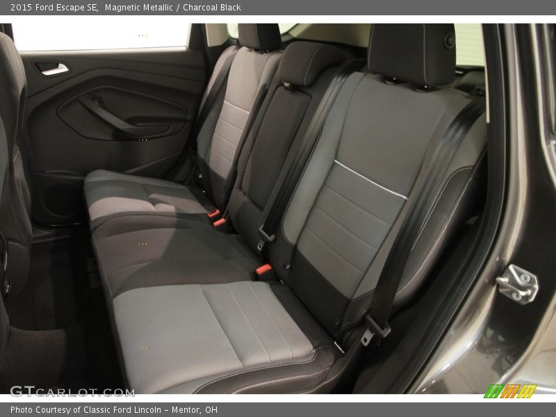 Magnetic Metallic / Charcoal Black 2015 Ford Escape SE