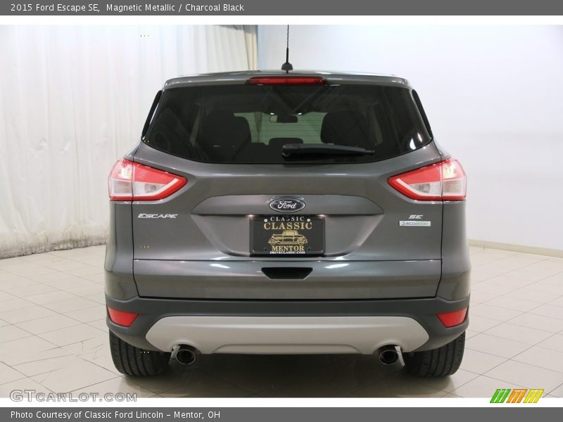 Magnetic Metallic / Charcoal Black 2015 Ford Escape SE