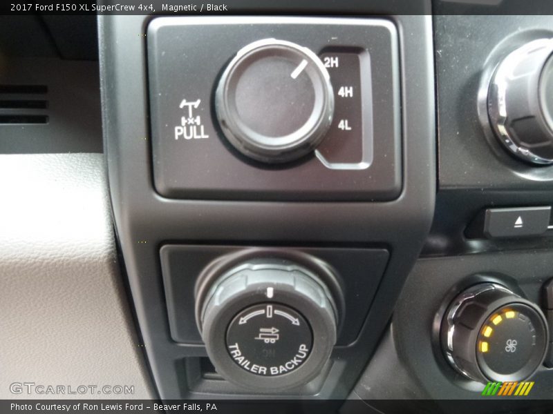 Magnetic / Black 2017 Ford F150 XL SuperCrew 4x4