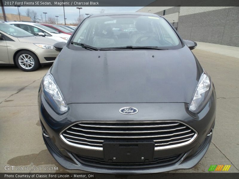 Magnetic / Charcoal Black 2017 Ford Fiesta SE Sedan