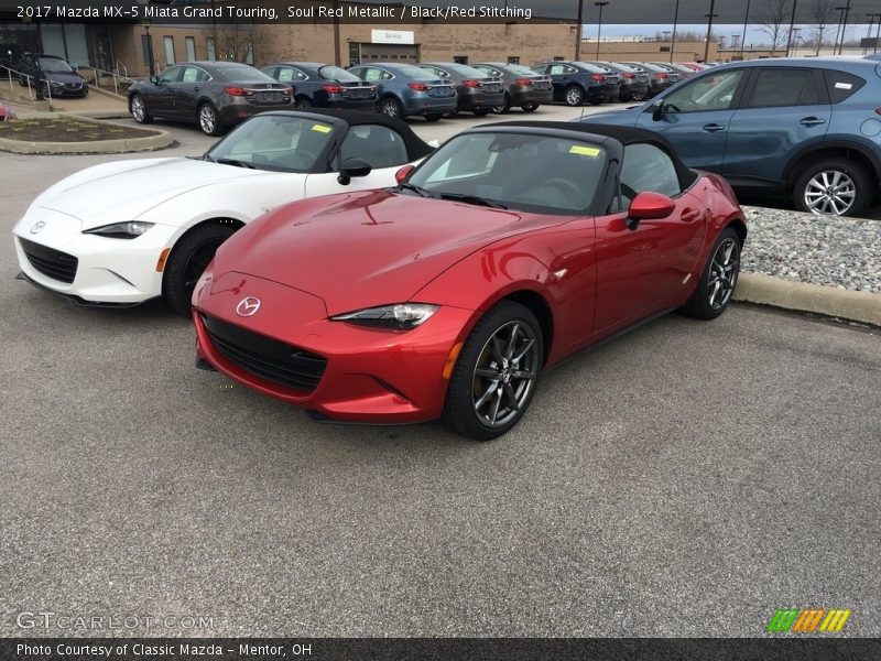 Front 3/4 View of 2017 MX-5 Miata Grand Touring