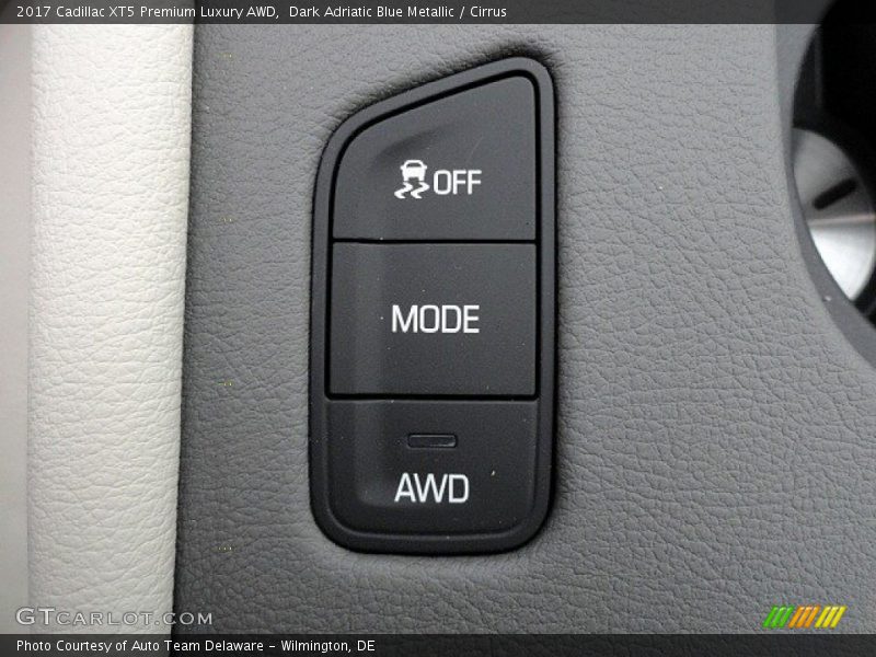 Controls of 2017 XT5 Premium Luxury AWD