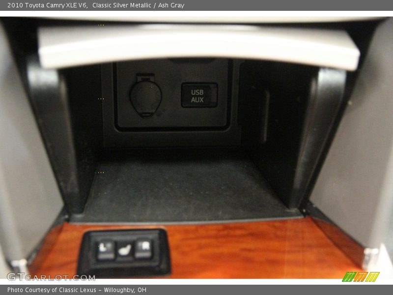 Classic Silver Metallic / Ash Gray 2010 Toyota Camry XLE V6