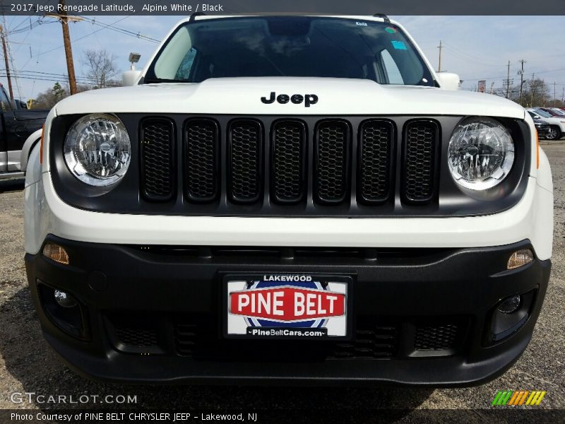 Alpine White / Black 2017 Jeep Renegade Latitude