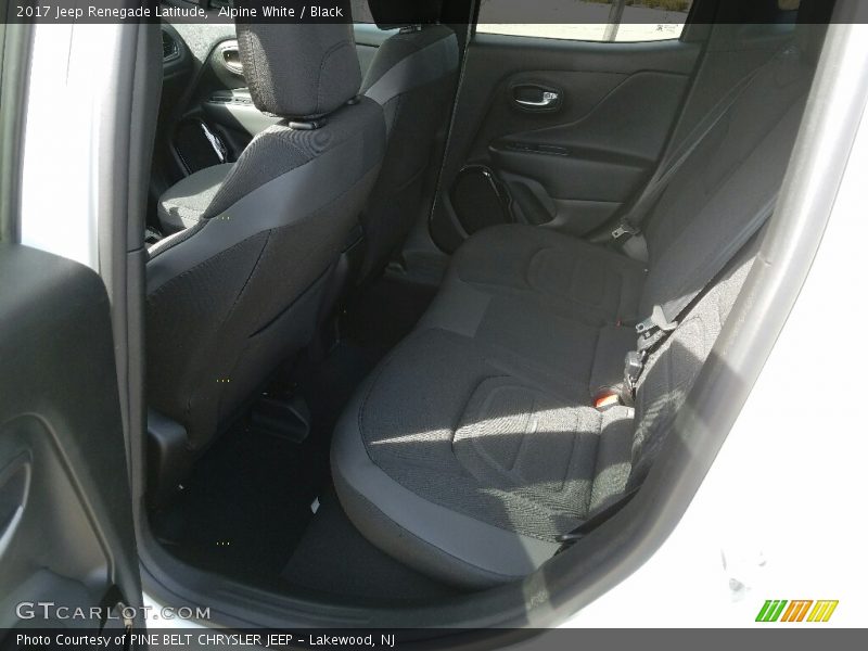 Alpine White / Black 2017 Jeep Renegade Latitude