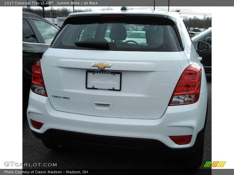 Summit White / Jet Black 2017 Chevrolet Trax LS AWD