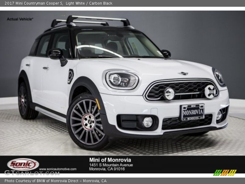 Light White / Carbon Black 2017 Mini Countryman Cooper S