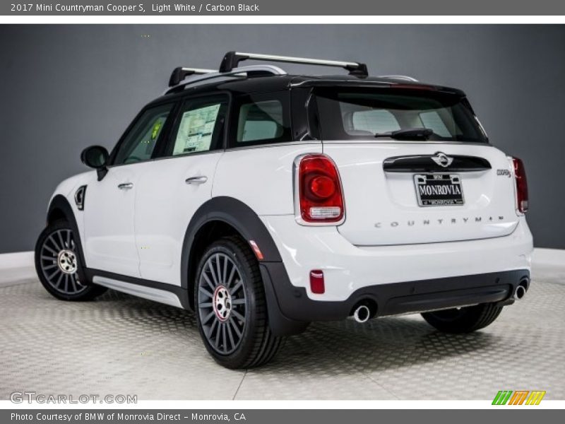 Light White / Carbon Black 2017 Mini Countryman Cooper S