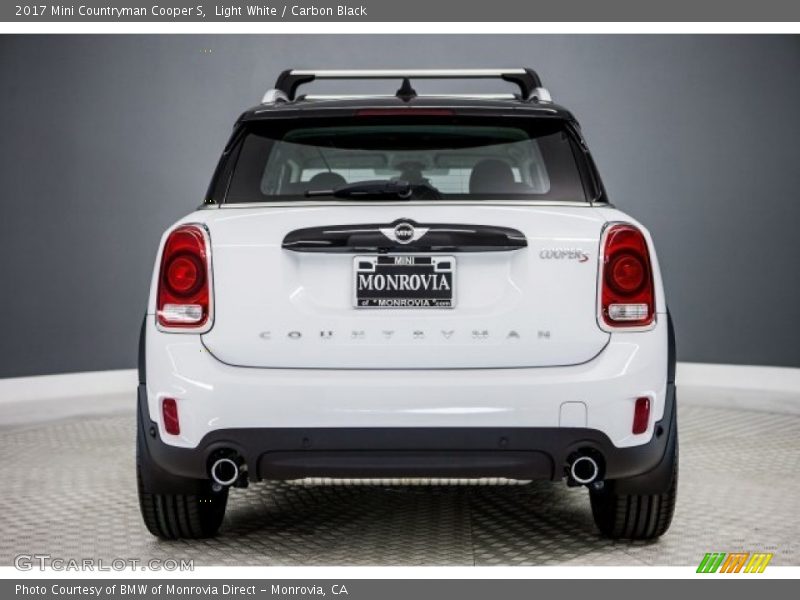 Light White / Carbon Black 2017 Mini Countryman Cooper S