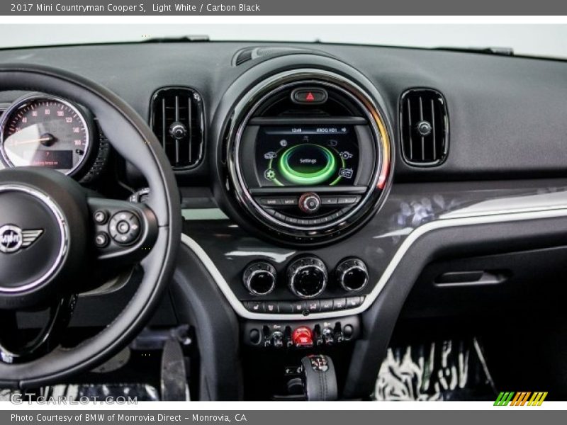 Light White / Carbon Black 2017 Mini Countryman Cooper S