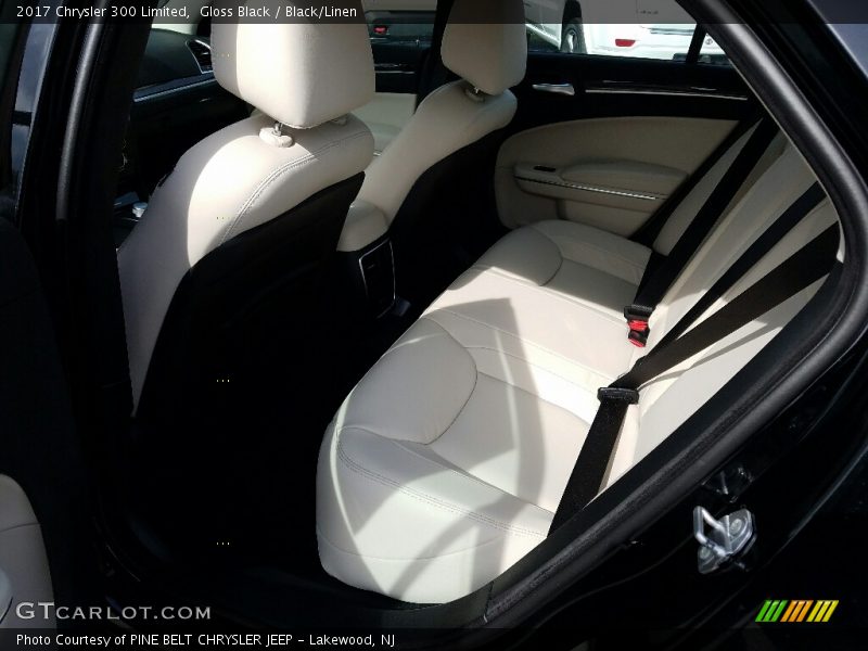 Gloss Black / Black/Linen 2017 Chrysler 300 Limited