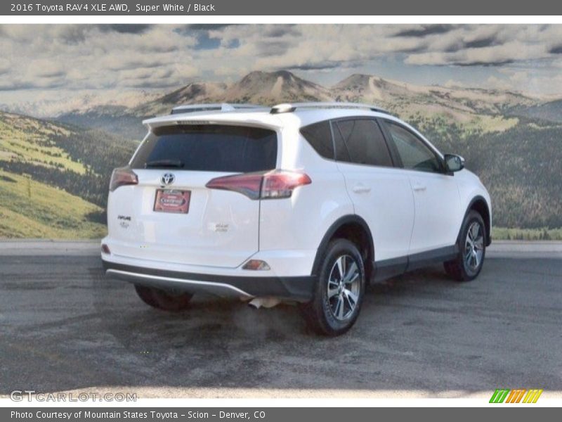 Super White / Black 2016 Toyota RAV4 XLE AWD