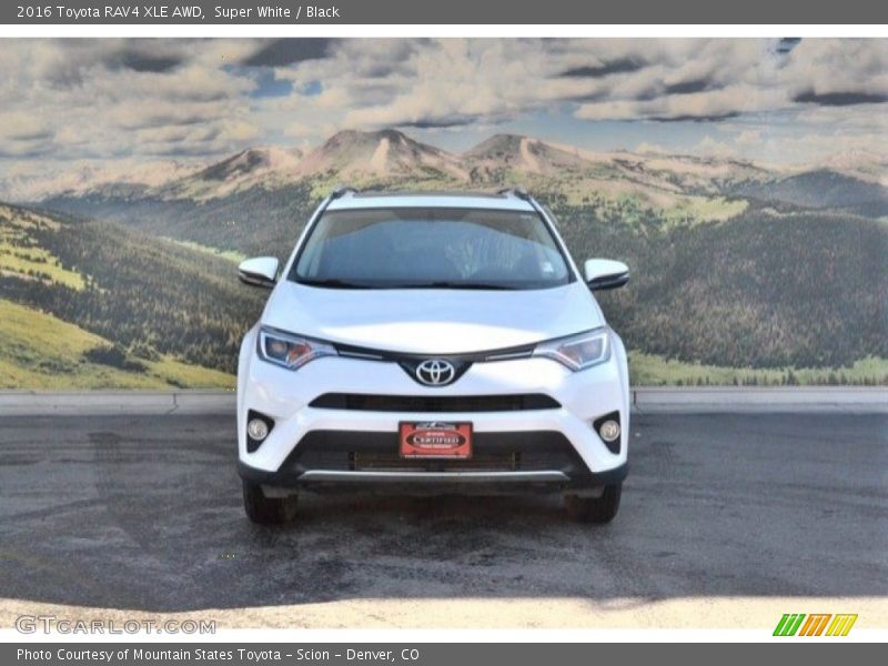 Super White / Black 2016 Toyota RAV4 XLE AWD
